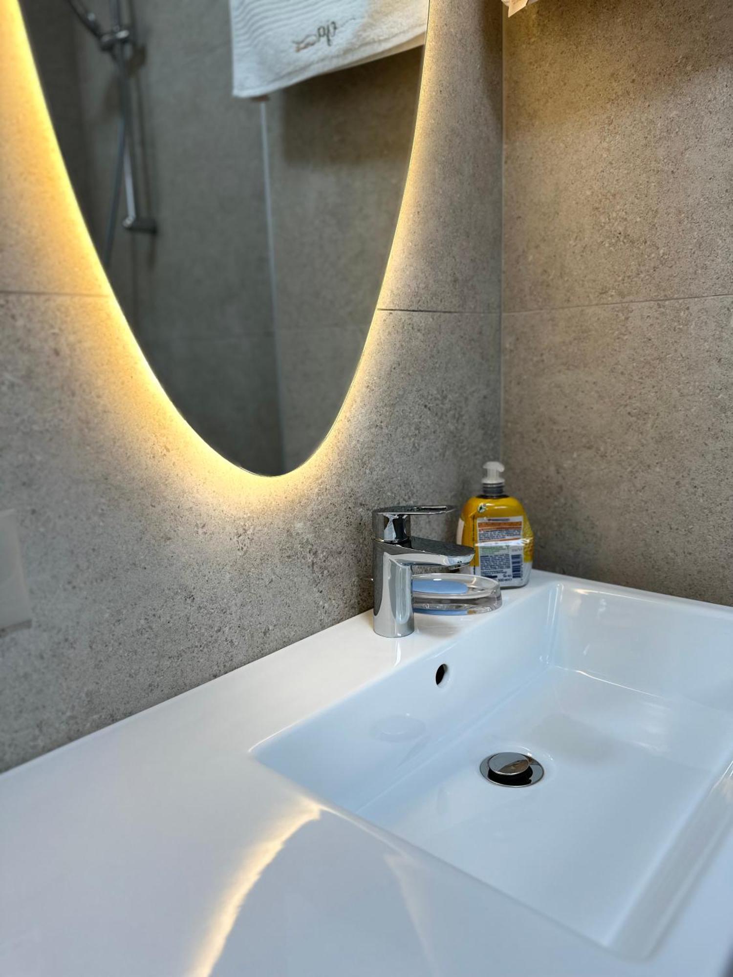 Apartment Eja 3 *
